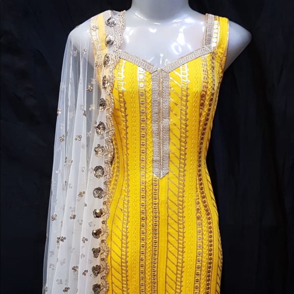 Salwar suit